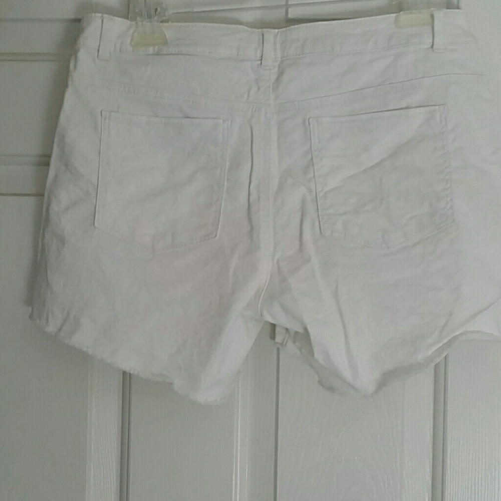 Shorts - Picture 2 of 3